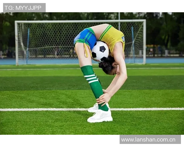 足球宝贝走红网络,助威视频破百万播放 足球宝贝走红网络,助威视频破百万播放