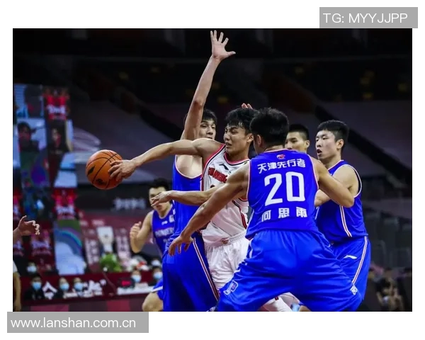 CBA球员转会市场动态及球队阵容调整